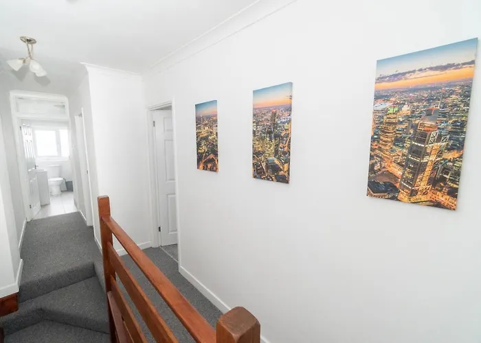 Business Friendly 3Br Home - King Size Beds & Centrally Located