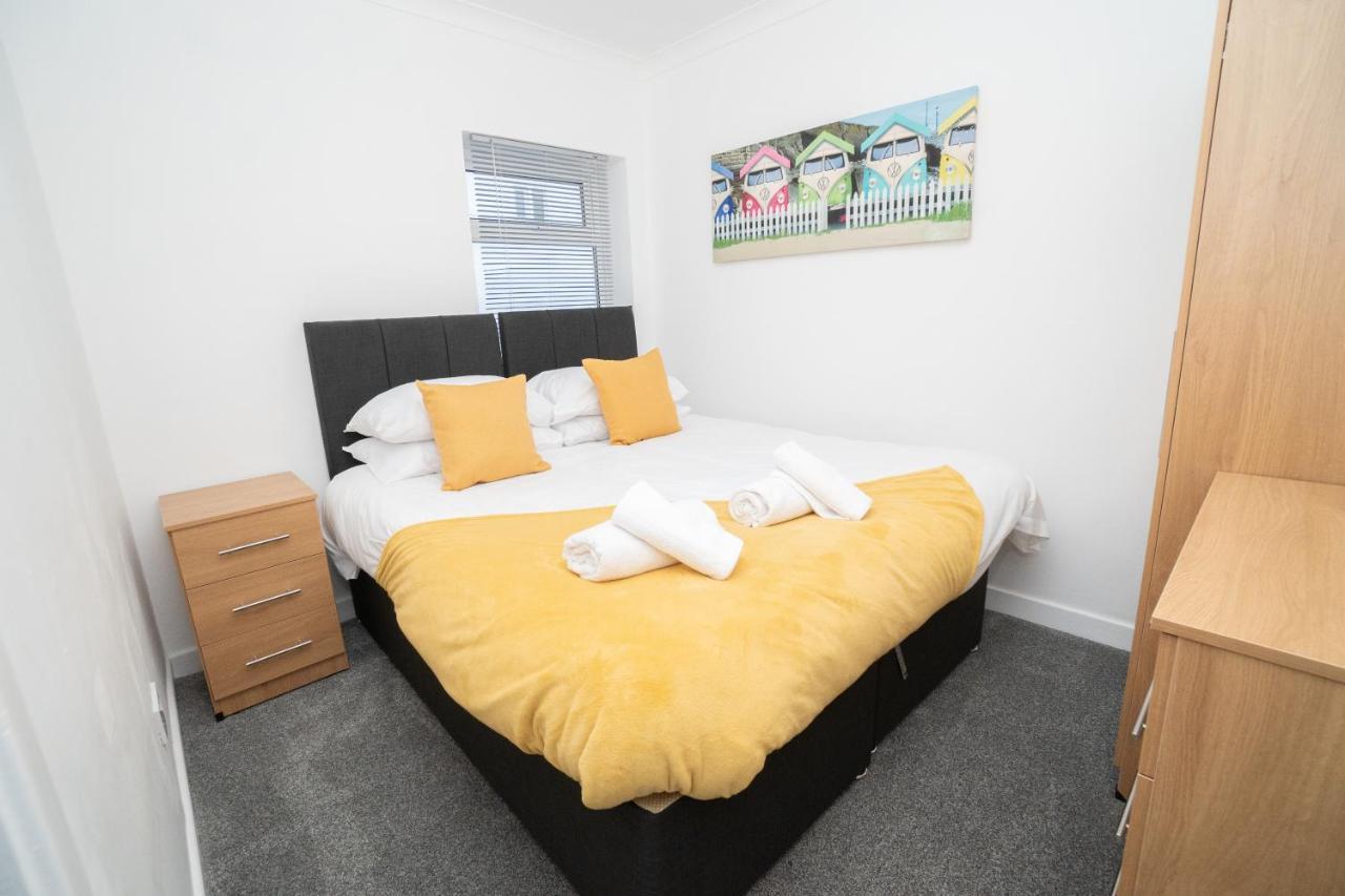 Apartment Business Friendly 3br - King Size Beds & Centrally Located Swansea